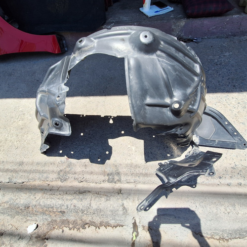 Tolva Lodera Salpicadera Izquierda Mazda 2 20-22 Original (Usado)