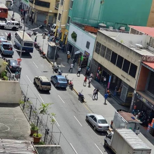 Bello Apartamento De 86 Mtrs2 Con 4 Habitaciones Y 2 Baños Se Vende Ubicado En La Candelaria - Av Universidad