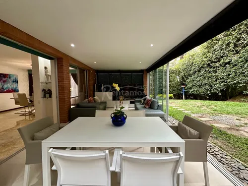 Casa En Venta En Benedictinos. Cod V776004