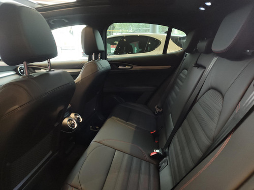 Alfa Romeo Stelvio 2.0 280cv At Q4 Veloce