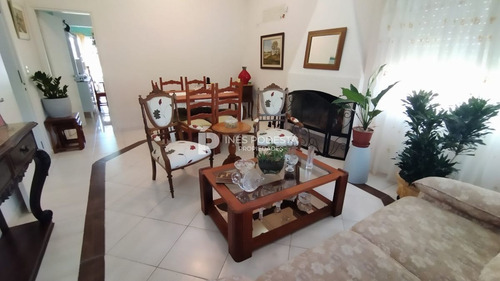 Imagen 4 de 15 de Mansa Con 4 Dormitorios Y 3 Baños Próximo Al Mar