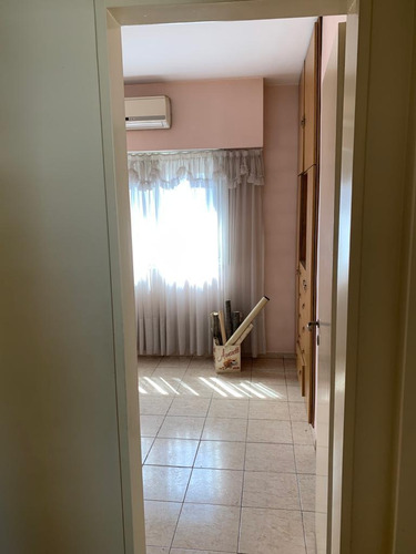 Imagen 12 de 14 de Departamento En 4to Piso Al Frente. 4 Ambientes