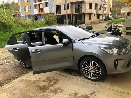 Kia Río Sedan Modelo 2019 Cámara Y Sensor De Reversa Soat Y