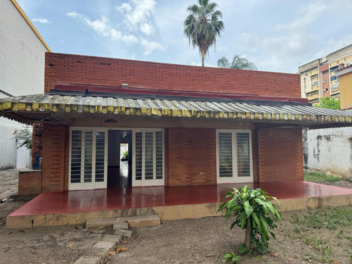 En Venta De Casa Ubicada Urb. Los Caobos Mcy.