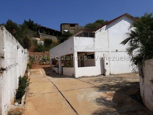 Townhouse Con Tanque De Agua, Puerto Piritu
