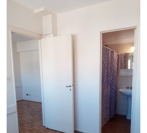 Lindo Departamento De 2 Ambientes En La Calle Esmeralda Al 800, Retiro