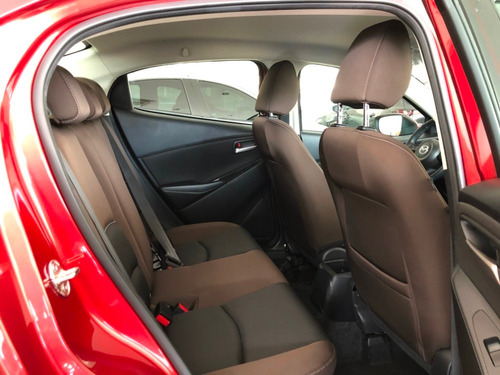 Mazda 2 Touring At 1.5 2022 Rojo Diamante