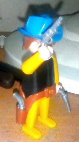 Playmobil + 3 Revolver +´cinturón + Sombrero Geobra 1974