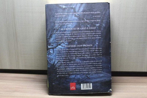 Livro As Crônicas De Gelo E Fogo I - A Guerra Dos Tronos - George R.r. Martin