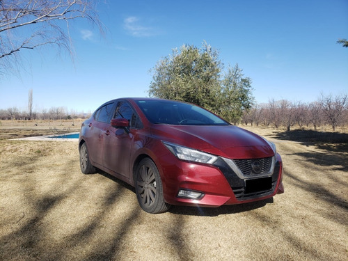 Imagen 14 de 17 de Nissan Versa 1.6 Exclusive Cvt