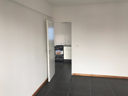 Imagen 4 de 6 de Departamento En Venta En Moron Centro
