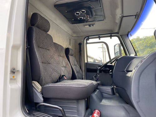 Imagem 10 de 15 de Ford Cargo 1319 Ano 2013 Frigorifico Ñ 1717 1517 1419 1418
