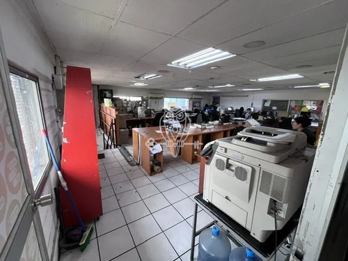 Venta Activo Industrial, San Joaquín Con 92 Mts. De Frente