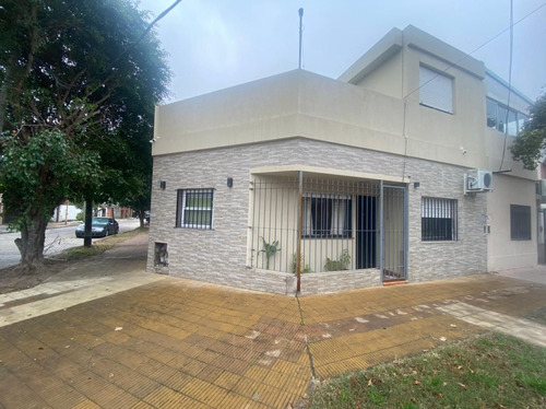 Venta Casa 3 Ambientes Con Cochera En Villa Luzuriaga