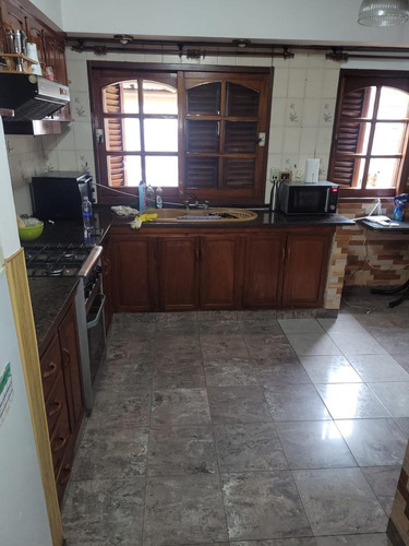 Casa En Venta - 2 Dormitorios 1 Baño 1 Cochera - 438mts2 - Libertad, Merlo
