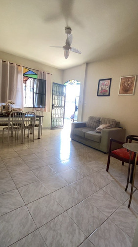 Casa Linear , 2 Quartos Amplos Com Ar Condicionado, Garagem
