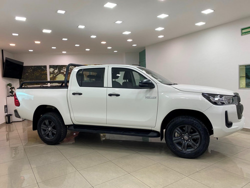 Toyota Hilux 2.7 Cabina Doble Sr Mt