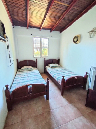 Imagen 11 de 14 de Casa En Venta En Puerto Piritu A 2 Cuadras De La Playa .