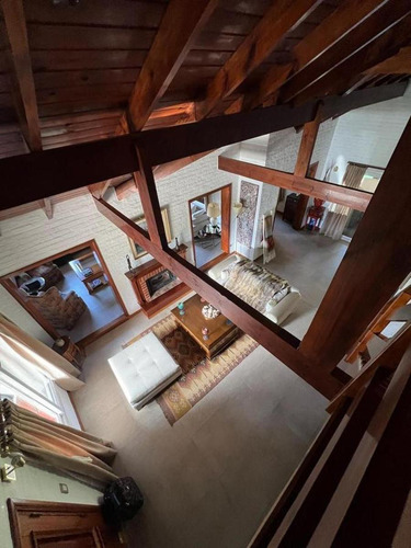 Casa En Venta - 6 Dormitorios 3 Baños - 380mts2 - Echeverría