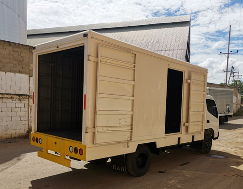 Imagen 7 de 13 de Toyota Dyna Turbo 4.6