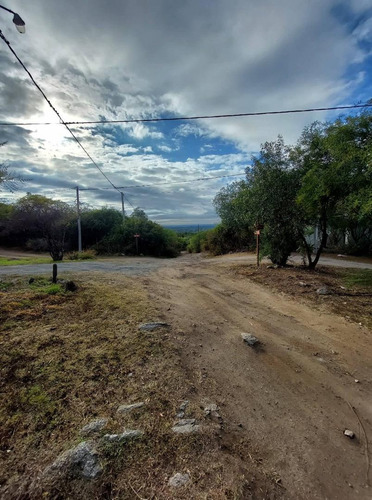 Imagen 1 de 8 de Vendo Lote En Prados De La Riviera - Agua De Oro!