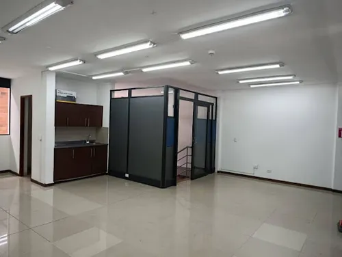 Bodegas En Arriendo Aeropuerto 643-7345178
