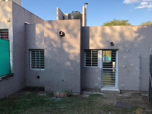 Imagen 2 de 12 de Casa 2 Dorm. Villa Allende Complejo Sin Expensas