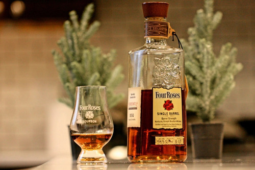 Imagen 2 de 8 de Whisky Four Roses Single Barrel 750ml Bourbon