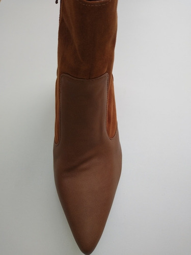 Bota, Clau Leões