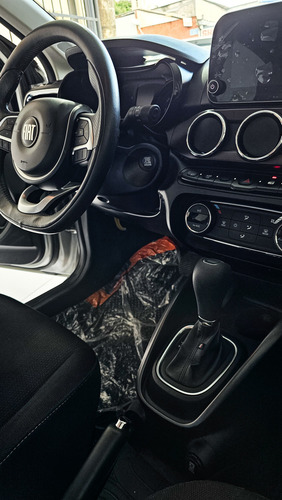 Fiat Cronos 1.8 Precision 16v Flex Aut. 4p