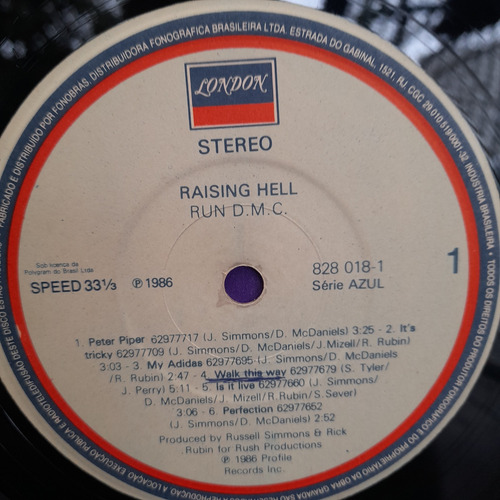 Imagem 5 de 6 de Vinil Lp Raising Hell Run D.m.c 1986 Bom Estado 828 018