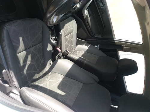 Ford Fiesta Kinetic 2012 Mexicano Titanium