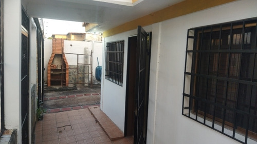 Imagen 7 de 14 de Se Vende Casa Totalmente Remodelada, 04128921943
