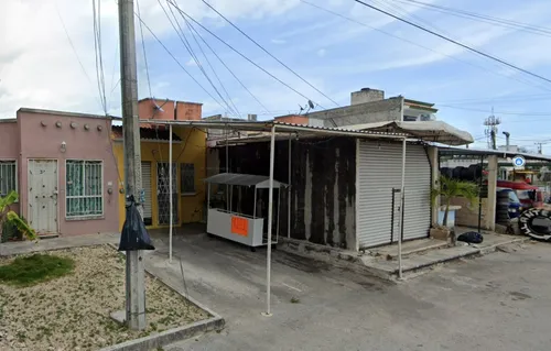 Casa En Venta , Col. Villa Otoch, Cancún, Benito Juárez, Remate Bancario -jmjc88