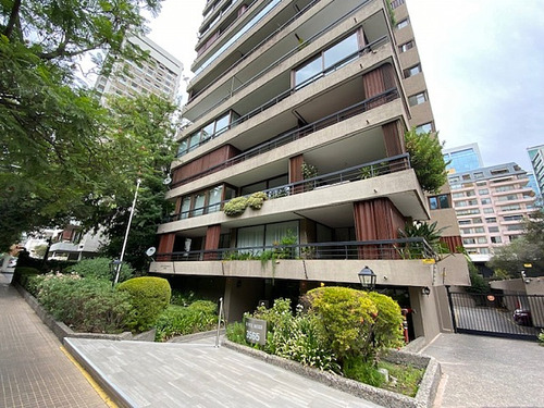 Vendemos Lujoso Departamento En Barrio El Golf - Las Condes