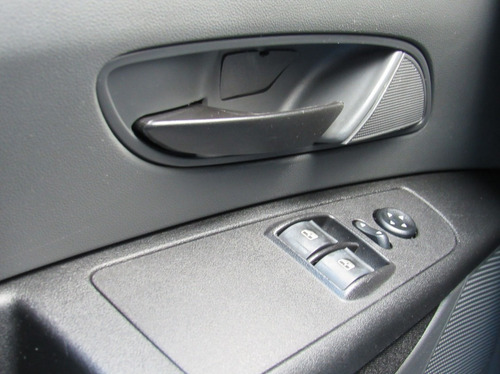 Imagem 12 de 15 de Fiat Punto 1.4 Attractive Italia 8v