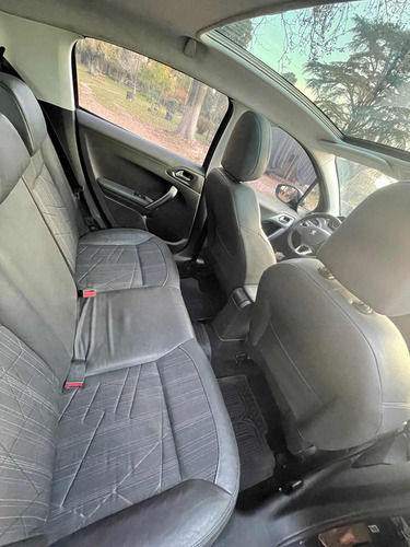 Imagen 10 de 17 de Peugeot 208