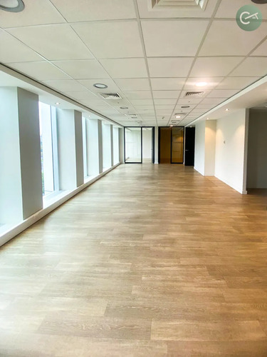 Amplia Oficina En Arriendo 360 M² Con Opción De Subdivisión