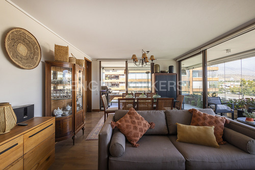 Departamento Como Nuevo En Vitacura