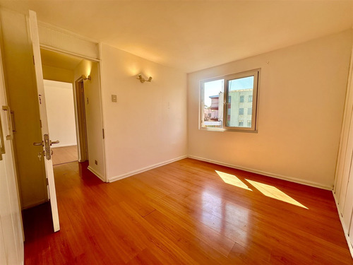 Departamento En Venta De 2 Dorm. En Providencia
