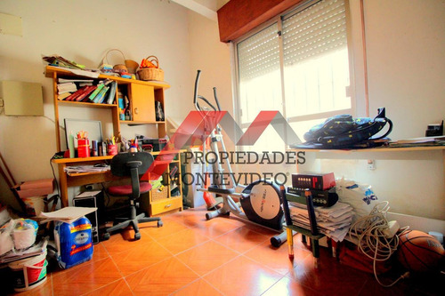 Casa En Venta - 3 Dormitorios - 2 Baños- Barbacoa Y Piscina - Aires Puros