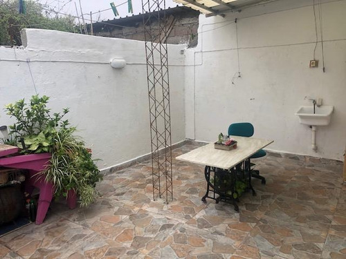 Imagen 8 de 12 de Abipones Y Milán. Casa P.h. Al Fte. Muy Buen Estado