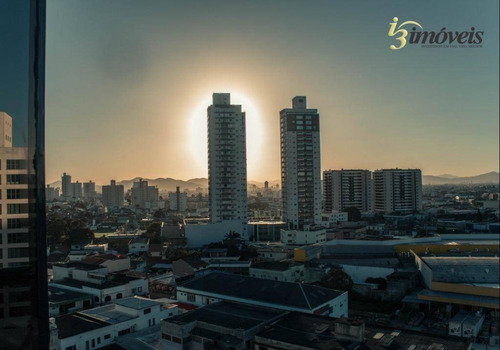 Sala Comercial, No Centro De Itajaí. - Sa0106