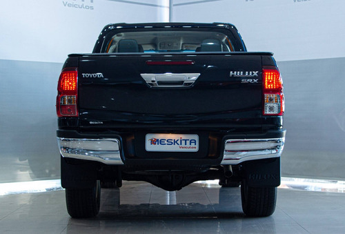 Imagem 3 de 15 de Toyota Hilux 2.8 Srx 4x4 Cd 16v Diesel 4p Automático