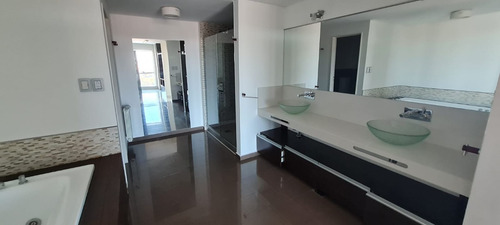 Imagen 10 de 22 de Piso Torre Vip Alto De Villasol - 5 Dorm - Balcón C/asador Amenities