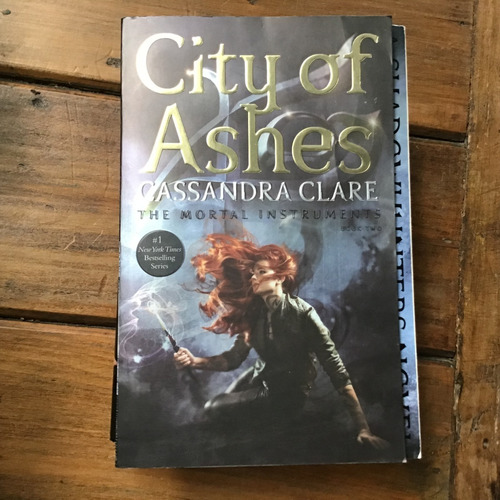 2. City Of Ashes: Mortal Instruments - Cassandra Clare