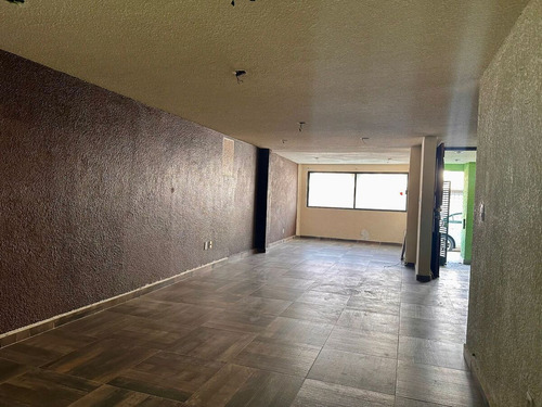 Para Remodelar Casa En Venta En Jardines De Bellavista