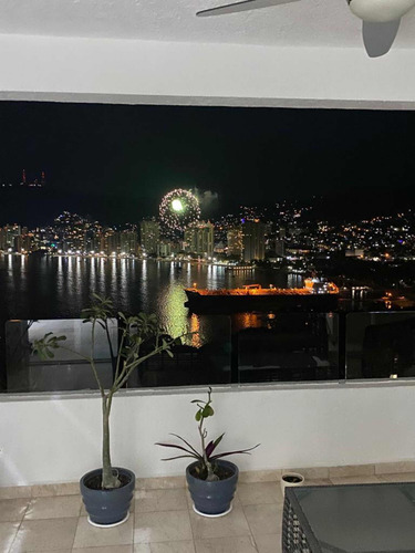 Gran Vista/3 Rec. Con Baño/construcción Sólida
