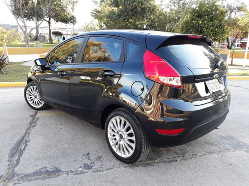 Ford Fiesta Kinetic Design 1.6 Sedan Se 120cv 2014