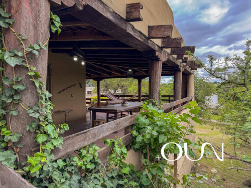 Casa En Venta En Mendiolaza, 3 Dormitorios.